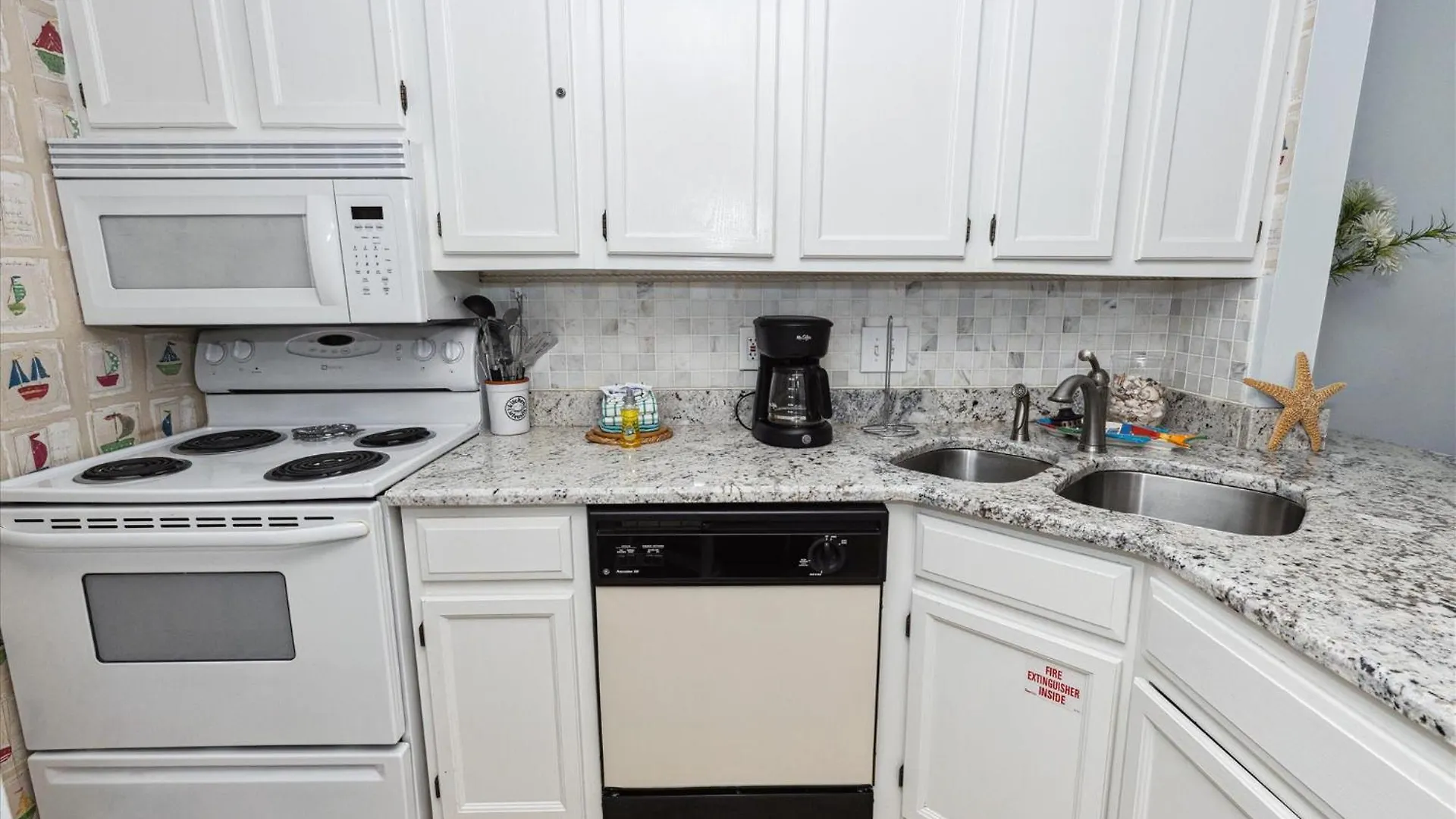 Sandpiper Cove 8122- By Holiday Isle Properties Destin