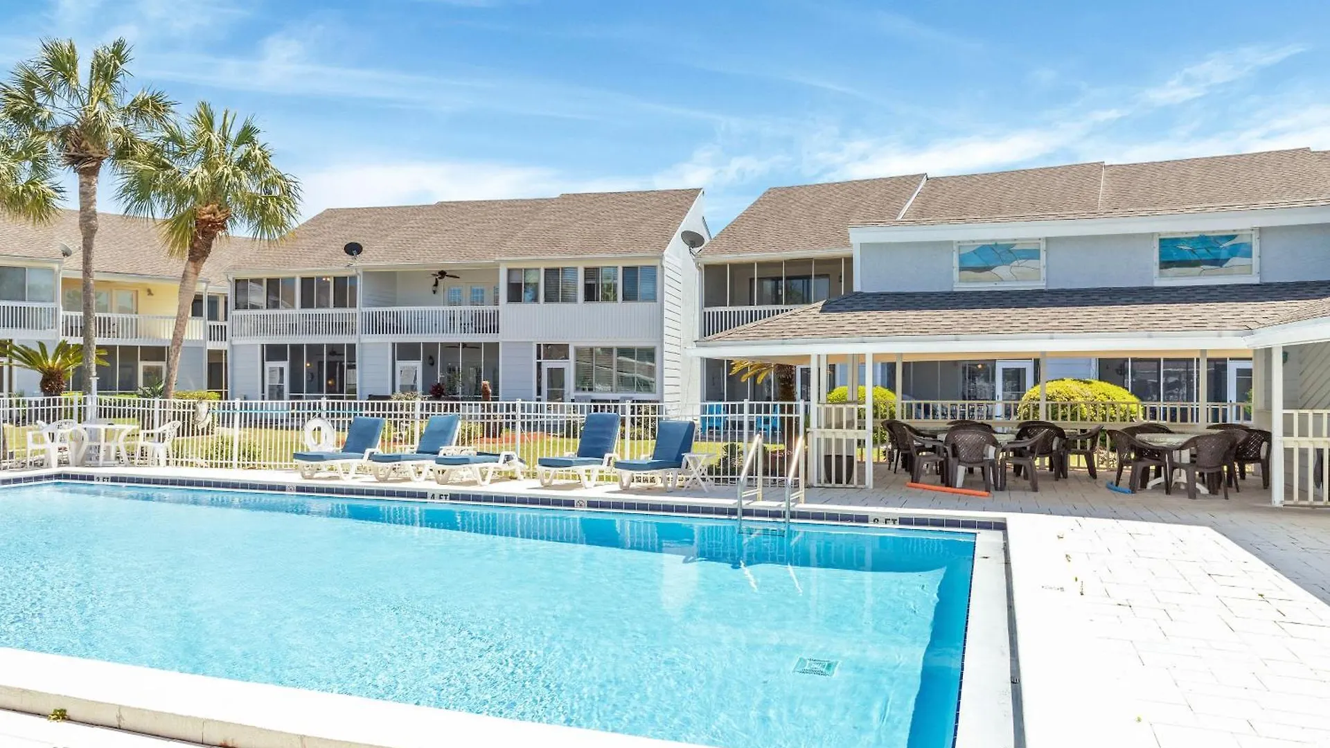 Apartment Sandpiper Cove 8122- By Holiday Isle Properties Destin